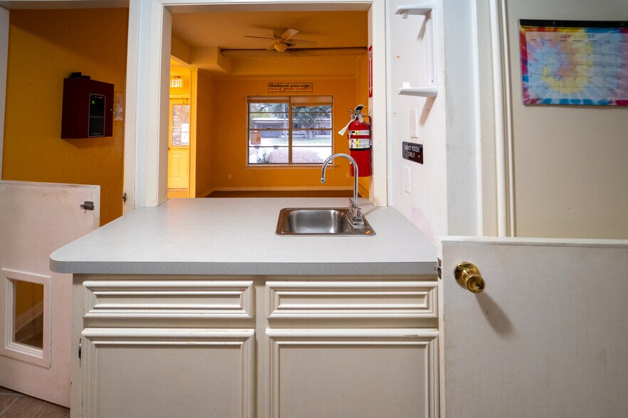 More Photos Of 105 Ward St, Cuero Daycare Center For Sale