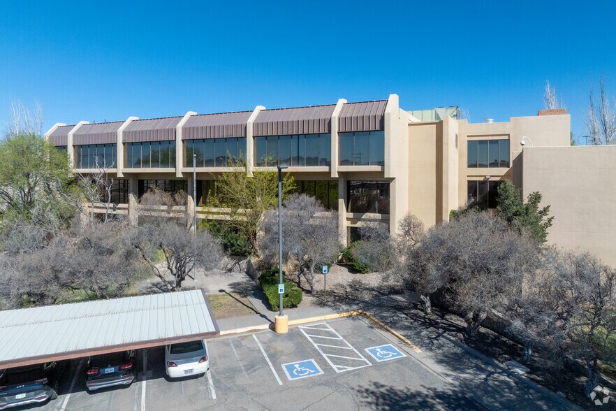 More Photos Of 4171 N Mesa St, El Paso Medical For Lease