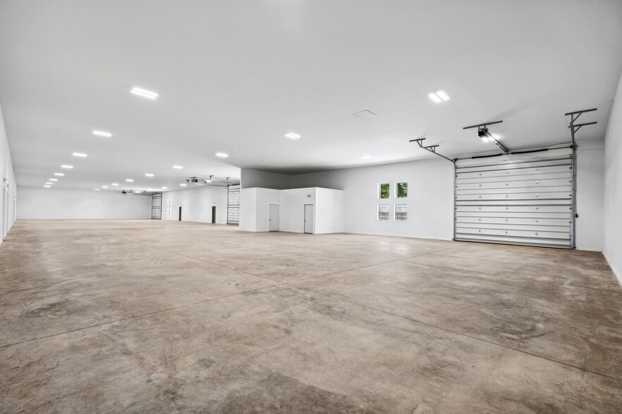 More Photos Of 141 Innovation Dr, Statesville Flex For Lease