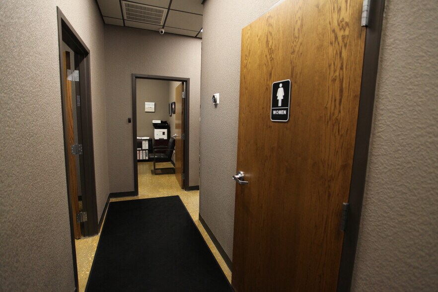 More Photos Of 6308 S County Road 1270, Midland Warehouse For Lease