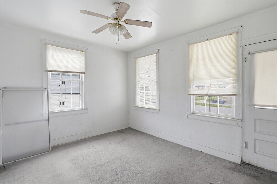 More Photos Of 14811 Broadway Ave, Frostburg Bar For Sale