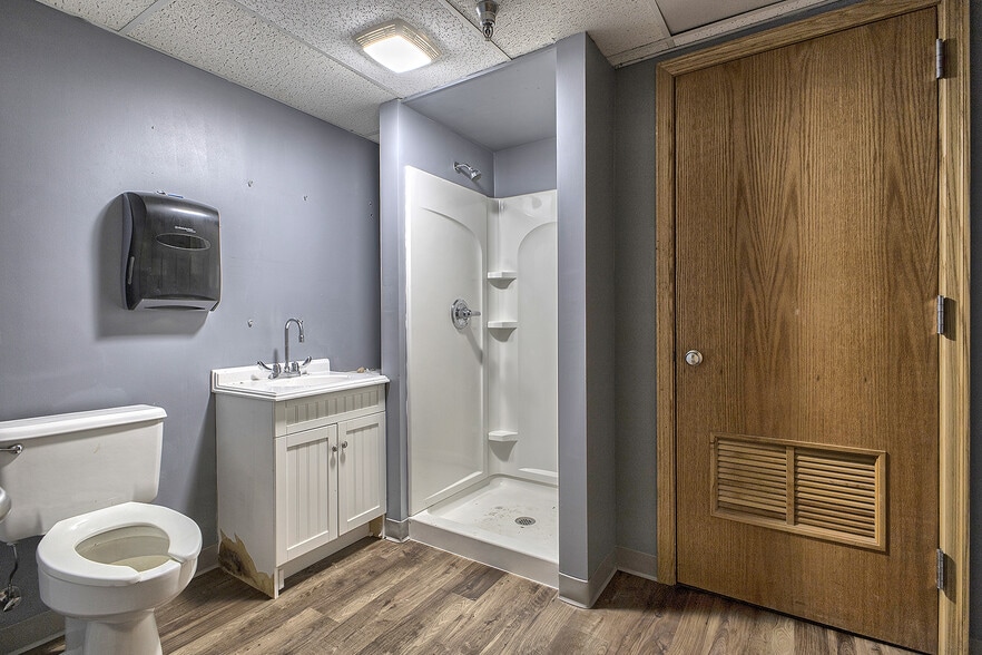 More Photos Of 911 Ligonier St, Latrobe Medical For Sale