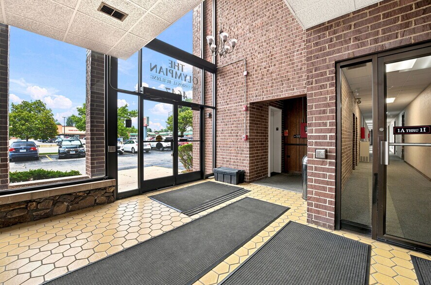 More Photos Of 4647 W 103 St, Oak Lawn Medical For Sale