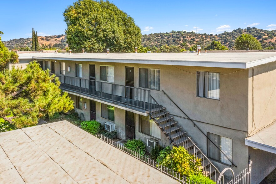 More Photos Of 625-627 S Wabash Ave, Glendora Apartments For Sale