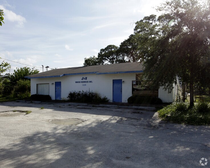 More Photos Of 1228 S Hopkins Ave, Titusville Office For Sale