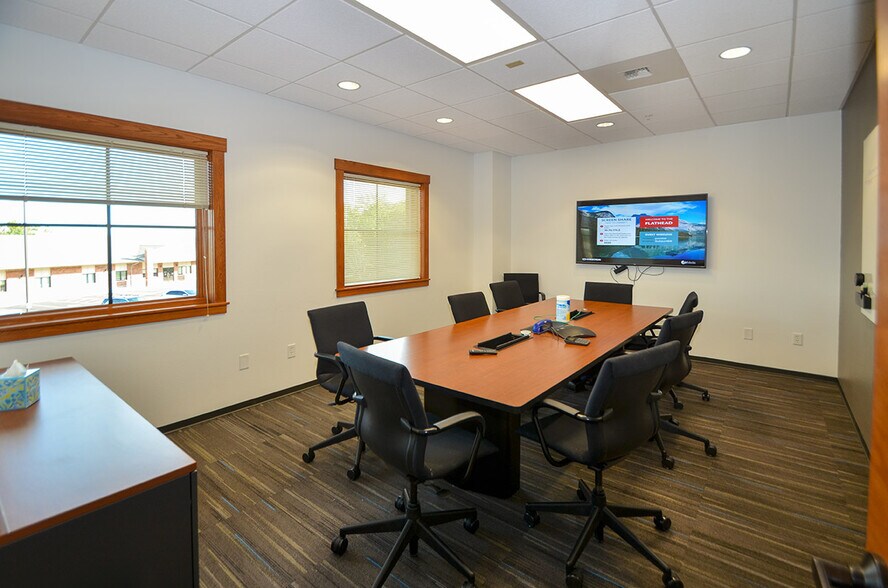 More Photos Of 970 S 29th St W, Billings Office For Sale