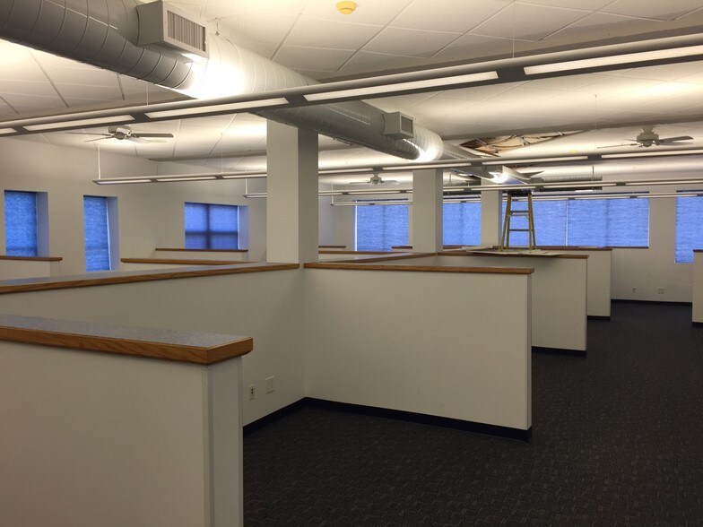 More Photos Of 315 W 4th St, Davenport Loft Creative Space For Sale