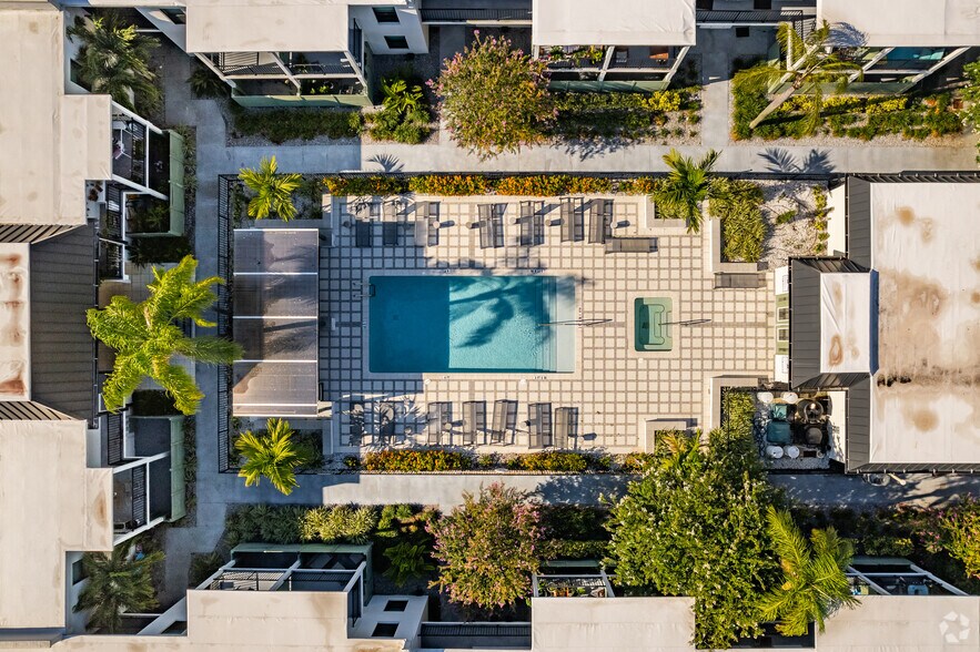 More Photos Of 115 S Lois Ave, Tampa Multifamily For Sale