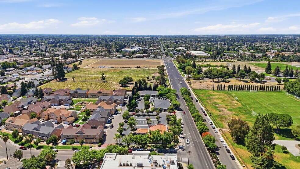 More Photos Of 3700 Geer Rd, Turlock Bank For Lease
