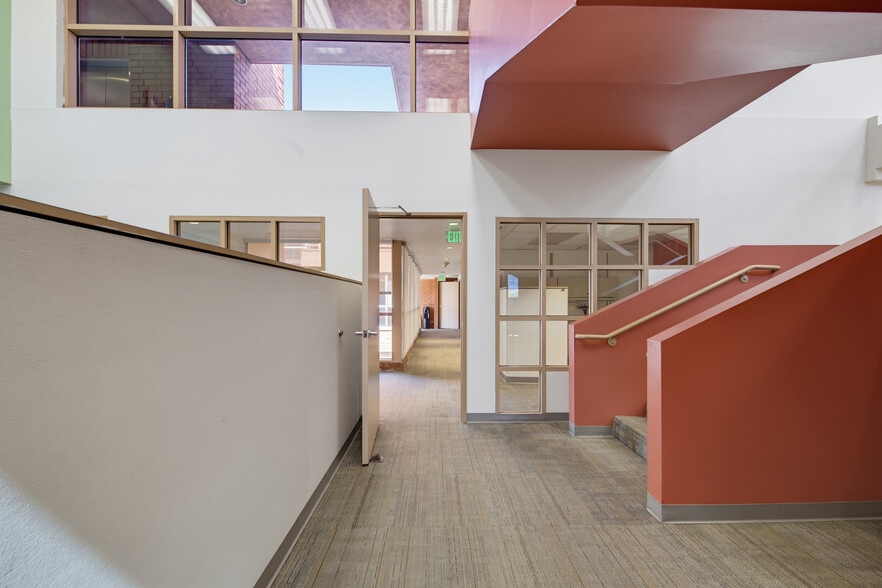 More Photos Of 10495 Santa Monica Blvd, Los Angeles Office For Sale