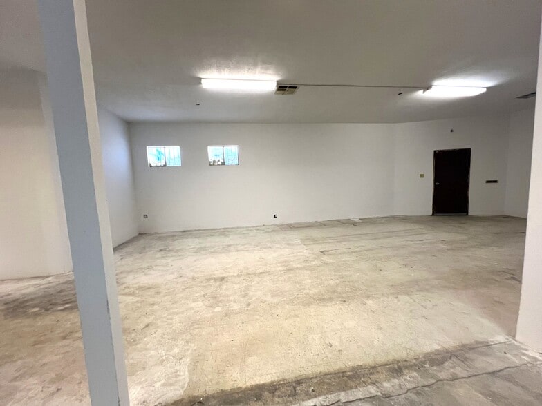 More Photos Of 10601 S Prairie Ave, Inglewood Freestanding For Lease