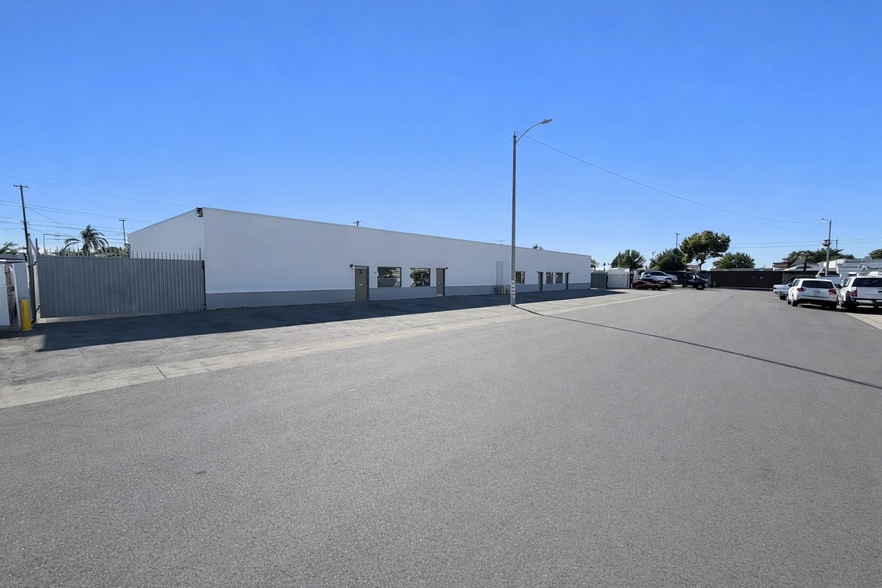 Primary Photo Of 1428 W South Central Park Ave, Anaheim Warehouse For Lease