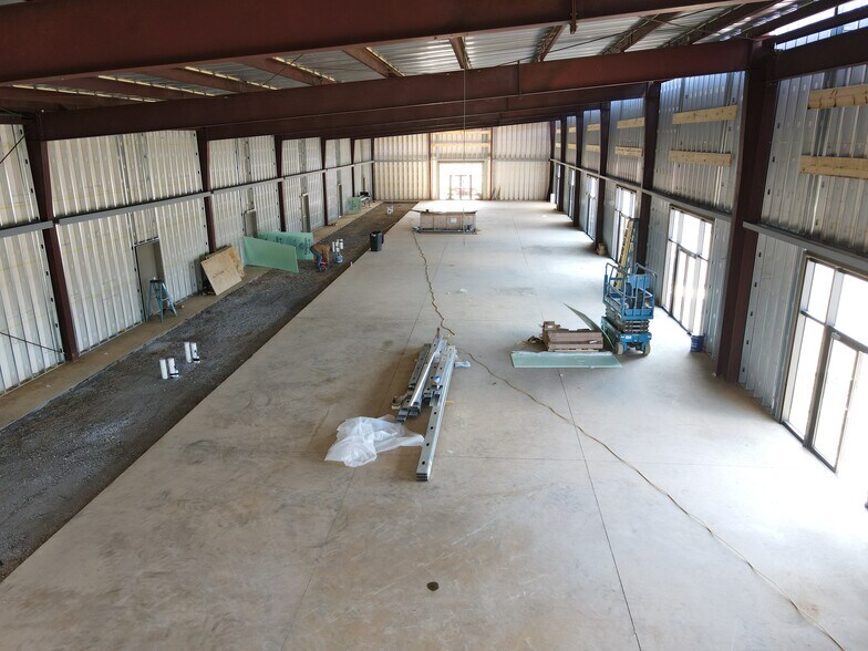 More Photos Of 110 Whitewood Blvd, Johnson City General Retail For Lease
