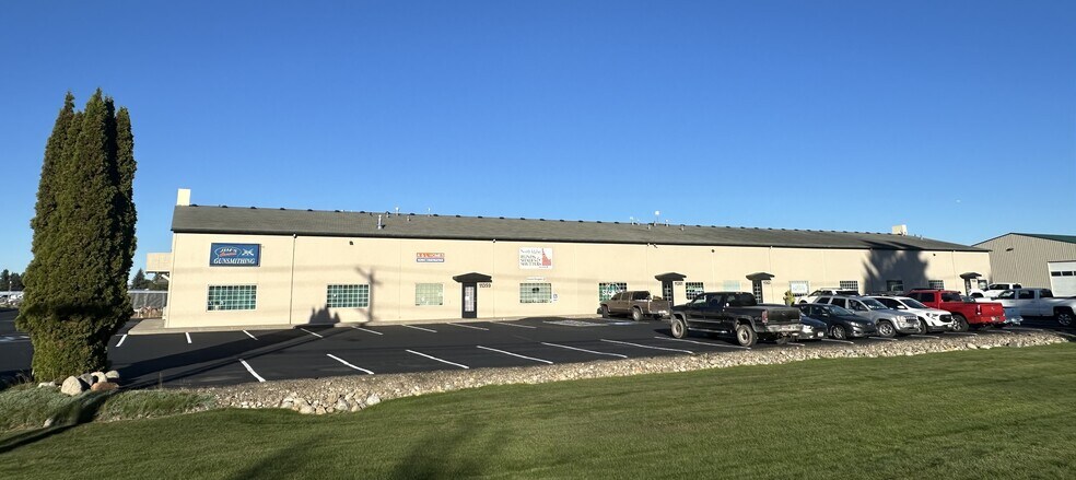 More Photos Of 11307-11319 N Government Way, Hayden Flex For Lease