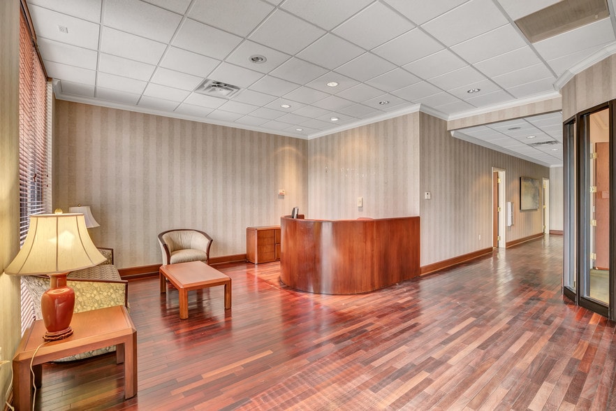 More Photos Of 437 N Magnolia Ave, Orlando Loft Creative Space For Sale