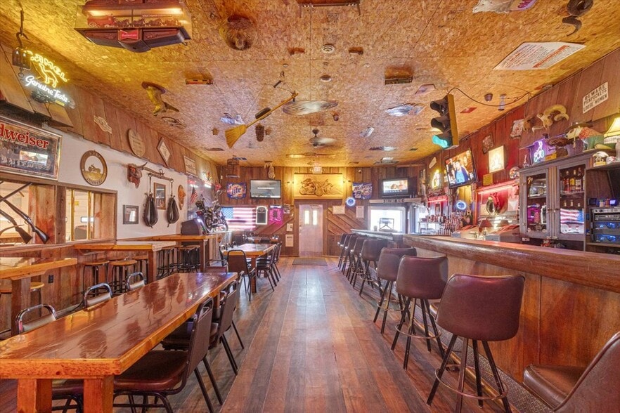 More Photos Of 206 1st St, Soldier Restaurant For Sale