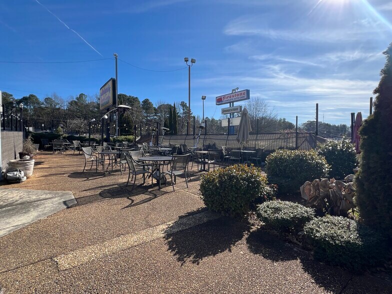 More Photos Of 5038 Memorial Dr, Stone Mountain Freestanding For Sale