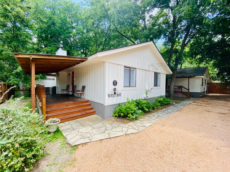 More Photos Of 104 Scudder Ln, Wimberley Hotel For Sale