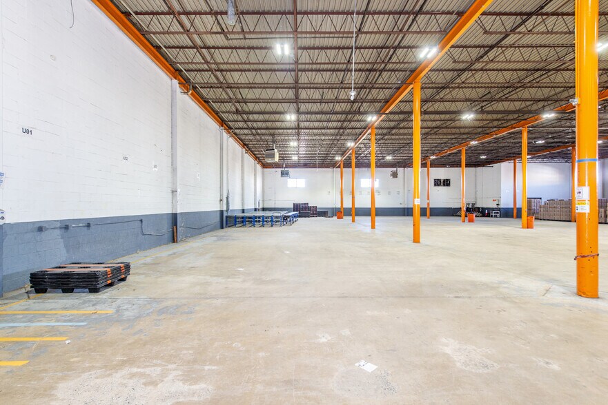 More Photos Of 310 Paterson Plank Rd, Carlstadt Manufacturing For Lease