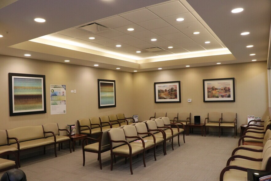 More Photos Of 1450 Busch Pky, Buffalo Grove Office For Lease