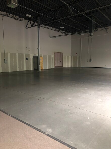 More Photos Of 10051 Simonson Rd, Harrison Showroom For Lease