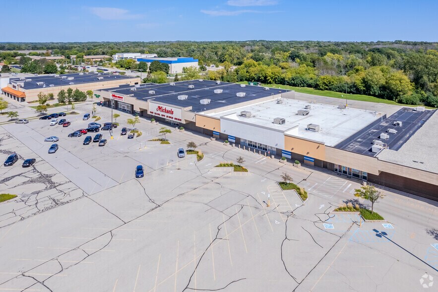 More Photos Of 9124-9200 N Green Bay Ave, Brown Deer Storefront For Lease