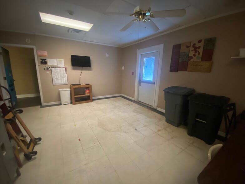 More Photos Of 111 W 5th St, Tyler Loft Creative Space For Sale