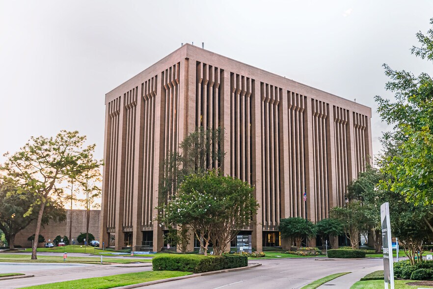Primary Photo Of 1900 St James Pl, Houston Office For Lease