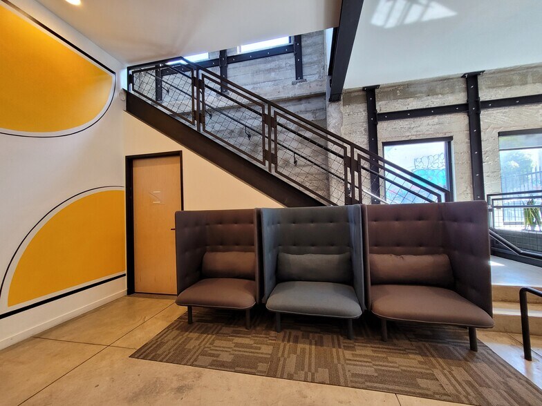 More Photos Of 1528 Webster St, Oakland Office For Lease