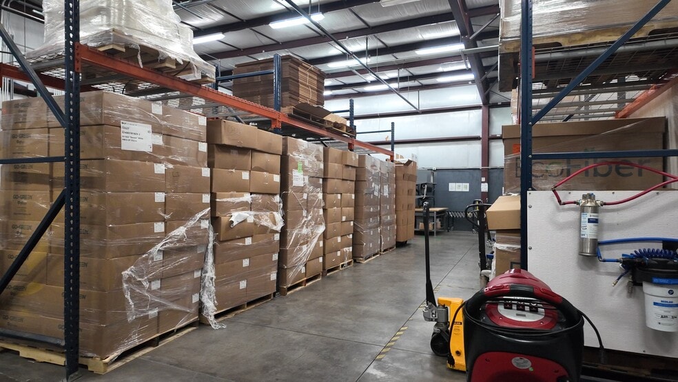 More Photos Of 1907 Gateway Blvd, Charlotte Warehouse For Sale