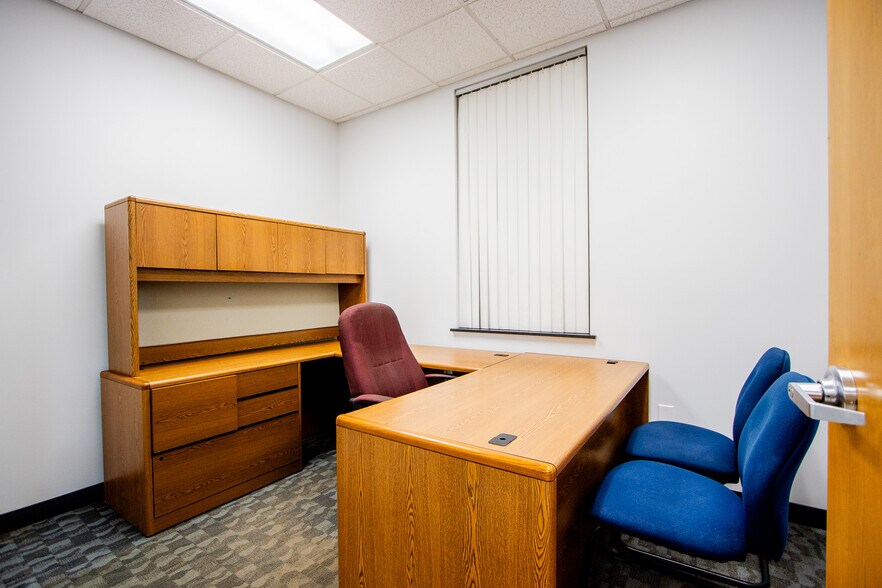 More Photos Of 297 Industrial Dr, Lexington Light Distribution For Lease