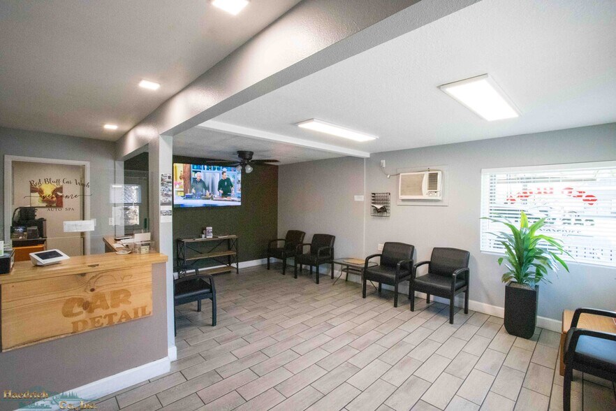 More Photos Of 312 Main St, Red Bluff Carwash For Sale