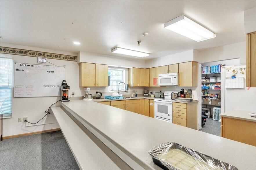 More Photos Of 121 S 5th St, Evansville Assisted Living For Sale