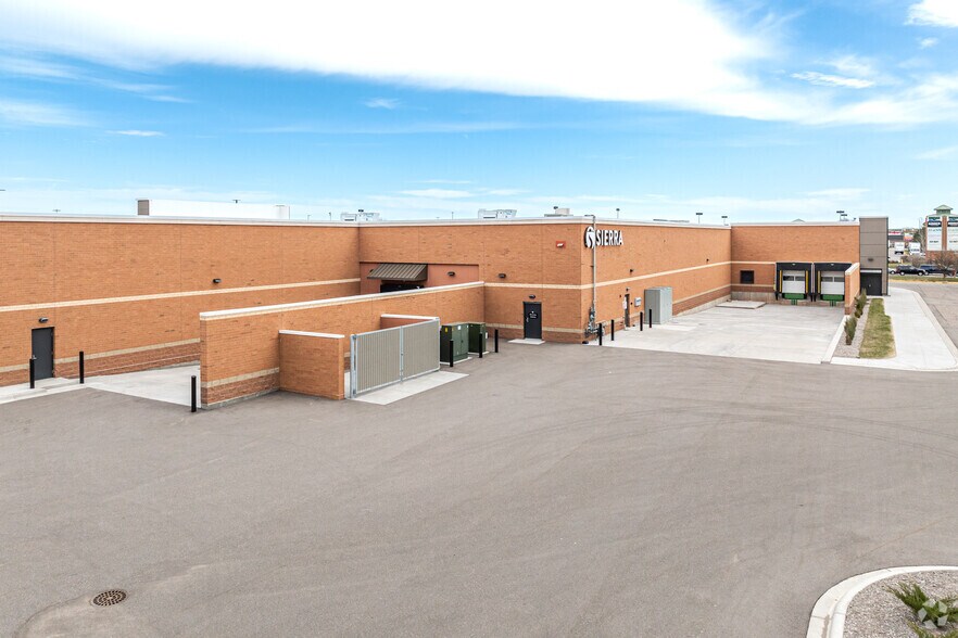 More Photos Of 12550 Riverdale Blvd NW, Coon Rapids Department Store For Lease