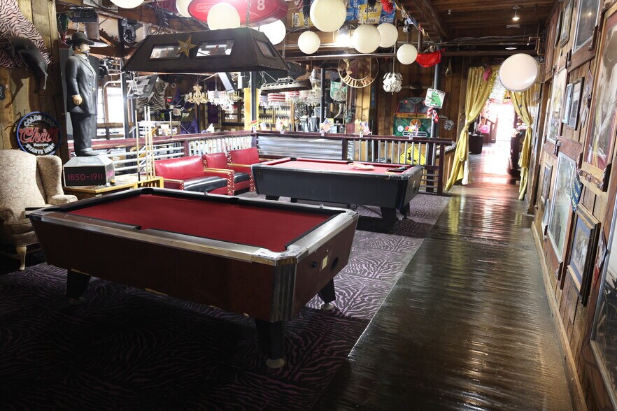 More Photos Of 3330 N Academy Blvd, Colorado Springs Bar For Lease