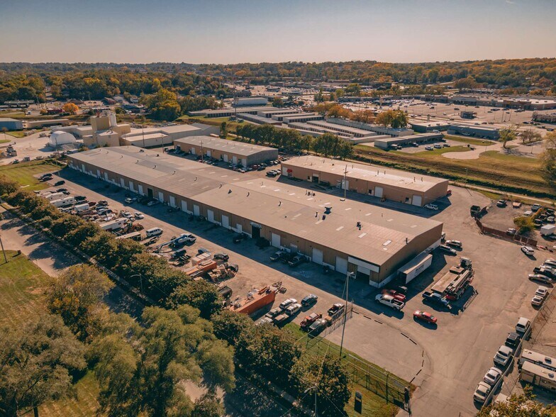 More Photos Of 3305-3393 N 88th Plz, Omaha Warehouse For Lease