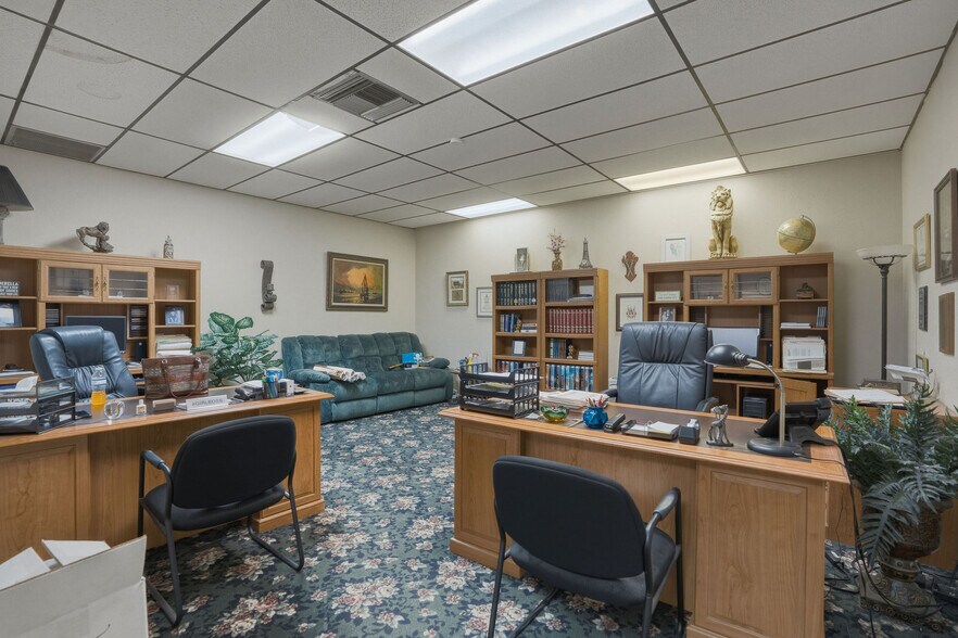 More Photos Of 1610 N Myrtle Ave, Clearwater Office For Sale