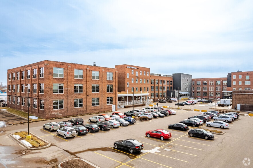 More Photos Of 807 Broadway St NE, Minneapolis Loft Creative Space For Lease