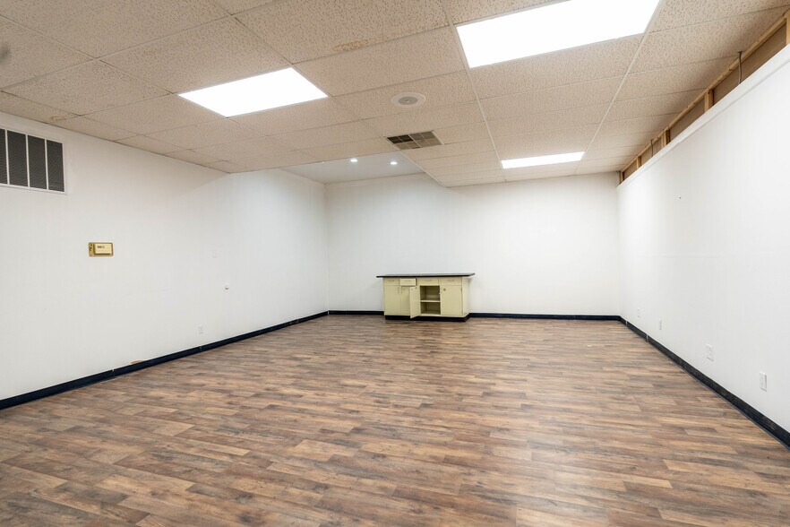 More Photos Of 11813 W 77th St, Lenexa Office For Sale