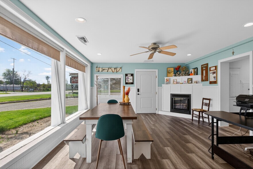 More Photos Of 124 S Brooklyn Rd, Napoleon Freestanding For Sale
