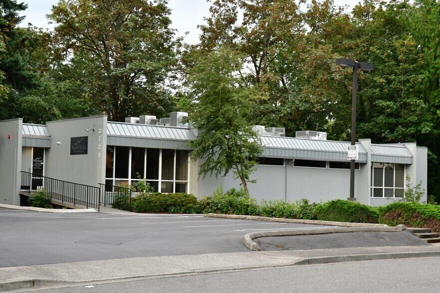 More Photos Of 3721 Talbot Rd, Renton Medical For Lease