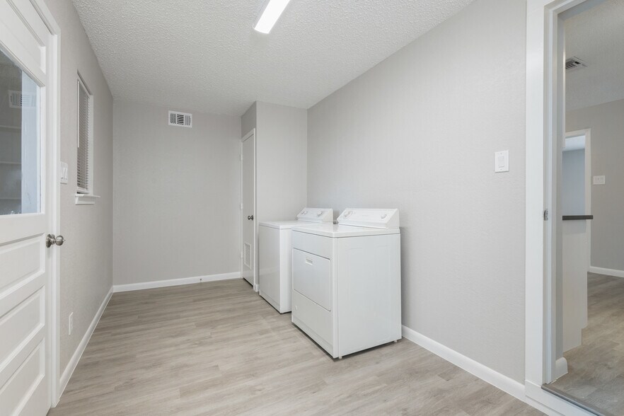 More Photos Of 4806 Pecan Springs Rd, Austin Land For Sale