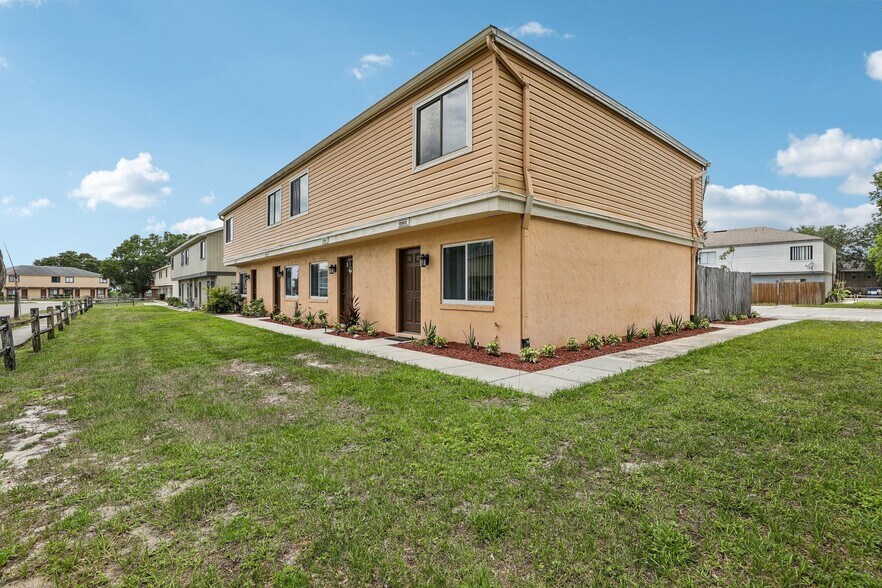 More Photos Of 12057-12063 Tift Cir, Orlando Apartments For Sale