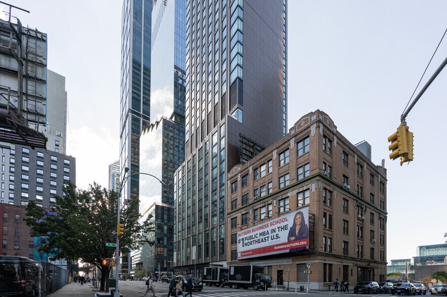 More Photos Of 455 10th Ave, New York Apartments For Lease