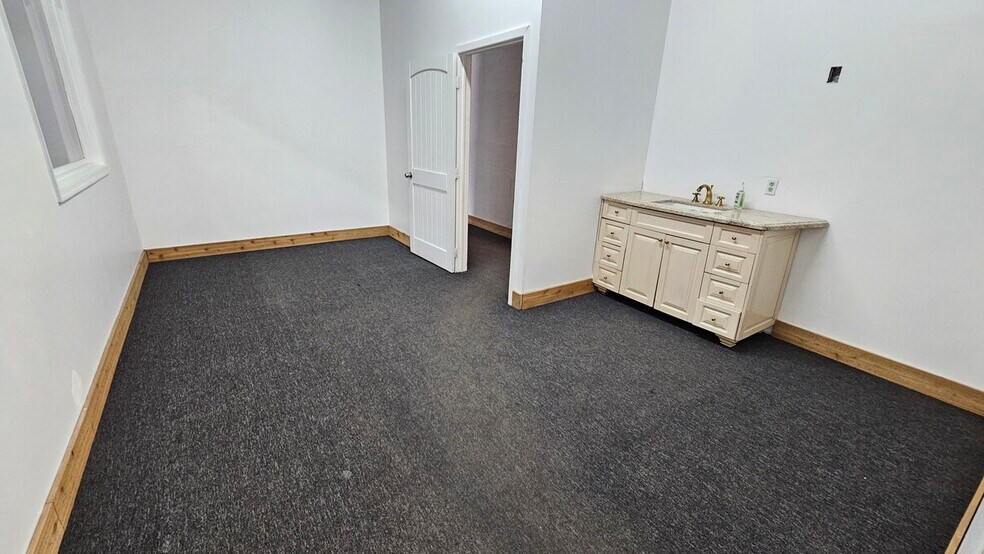 More Photos Of 5010-5030 Acoma St, Denver Warehouse For Lease