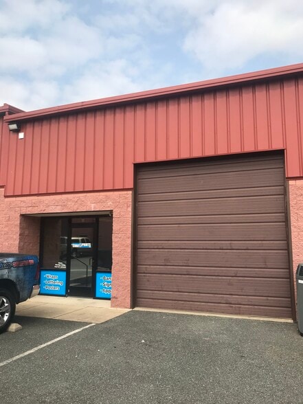 More Photos Of 1130 International Pky, Fredericksburg Warehouse For Lease