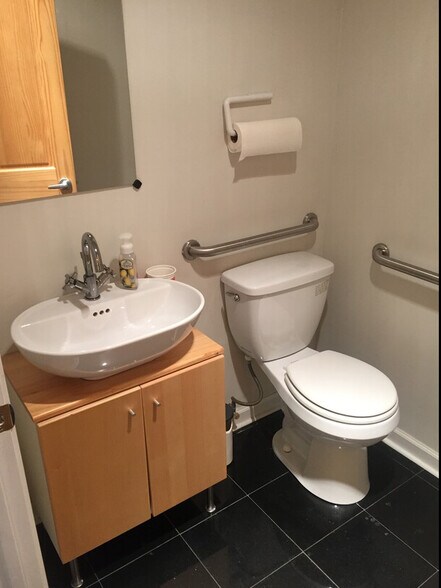 More Photos Of 8607-8609 2nd Ave, Silver Spring Medical For Sale