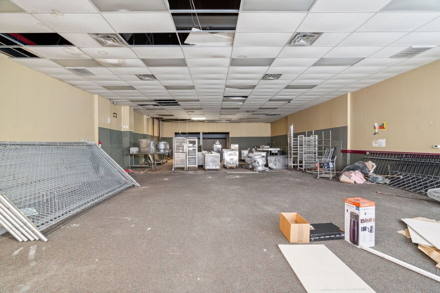 More Photos Of 5052-5056 City Ave, Philadelphia Freestanding For Lease