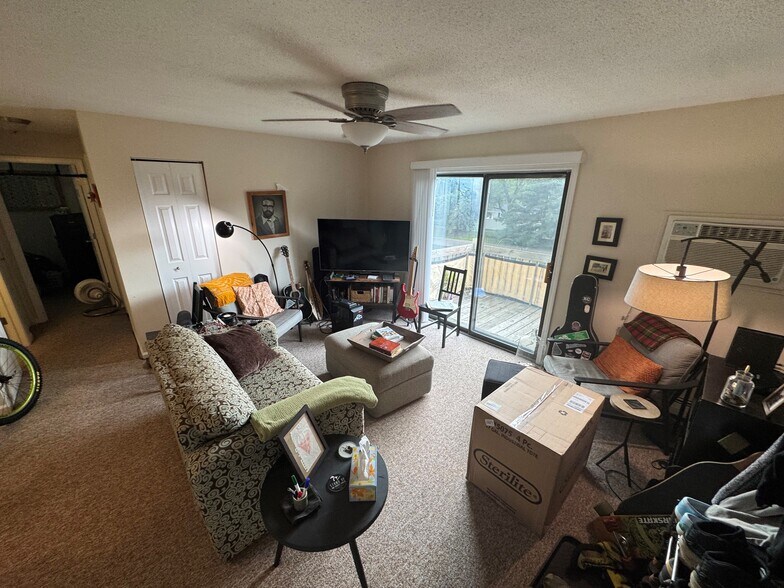 More Photos Of 10000-10010 S Westnedge Ave, Portage Apartments For Sale