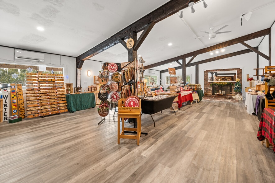 More Photos Of 1934 Lakeshore Rd, Gilford Office For Sale